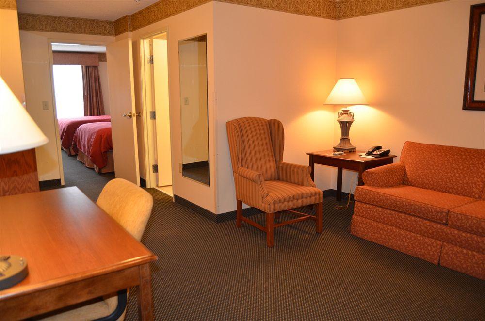 Holiday Inn Express & Suites Marquette By Ihg Oda fotoğraf